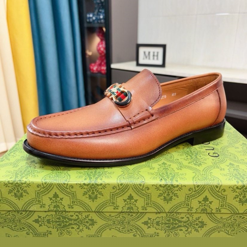 G*u*i leather shoes